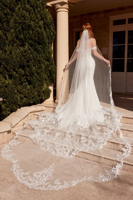 Sophia Tolli: ST611VEIL