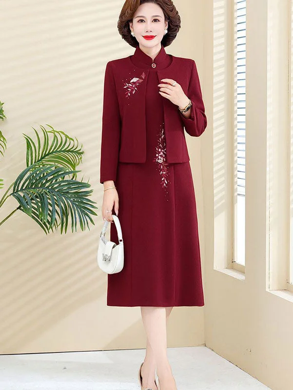 2 Pics Winter Red Mothers Embroidered Cheongsam Dress & Jacket