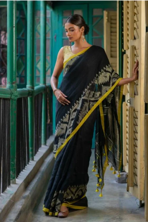 Handwoven Elegance. Exclusive Linen Jamdani Saree - Black Beauty